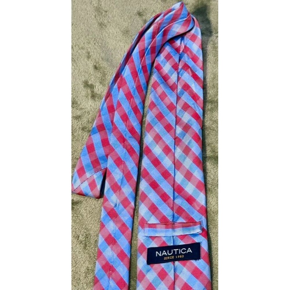 Nautica 100% Silk Tie Red Blue Stripe Preppy Ivy Old Money Mens Necktie